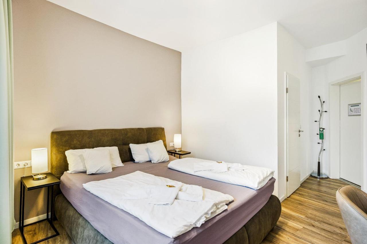 Hotel Phoenix Berghausen  Екстер'єр фото