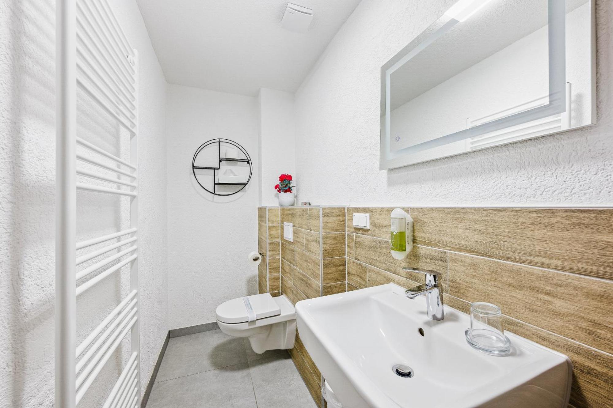 Hotel Phoenix Berghausen  Екстер'єр фото